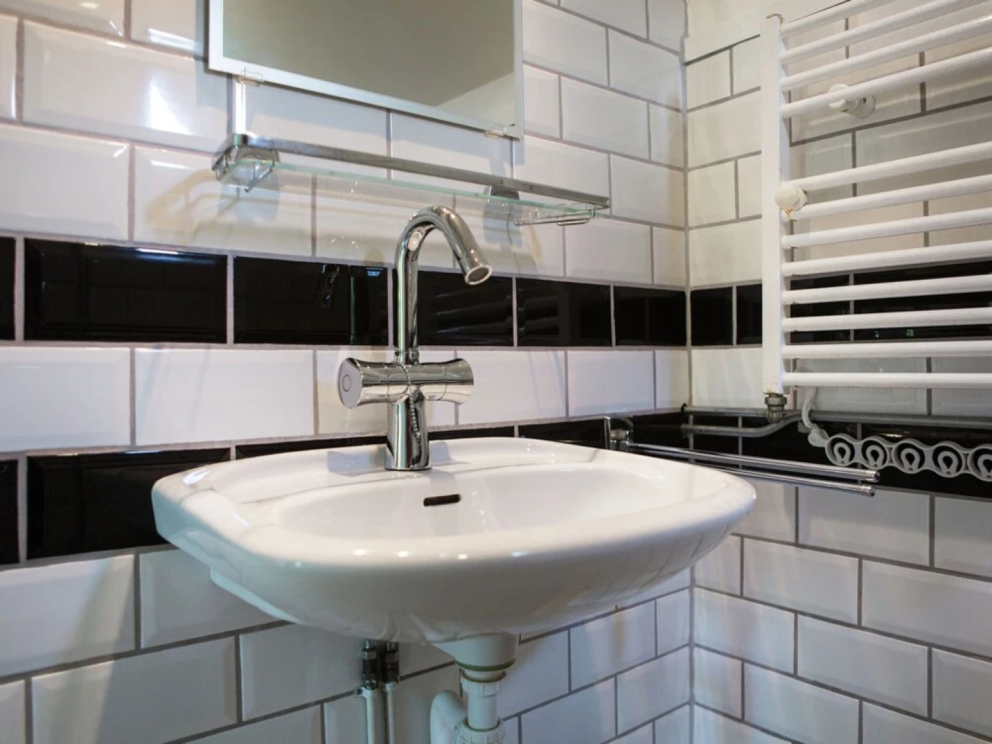 Peaceful Holiday Home in South Holland by the Lake