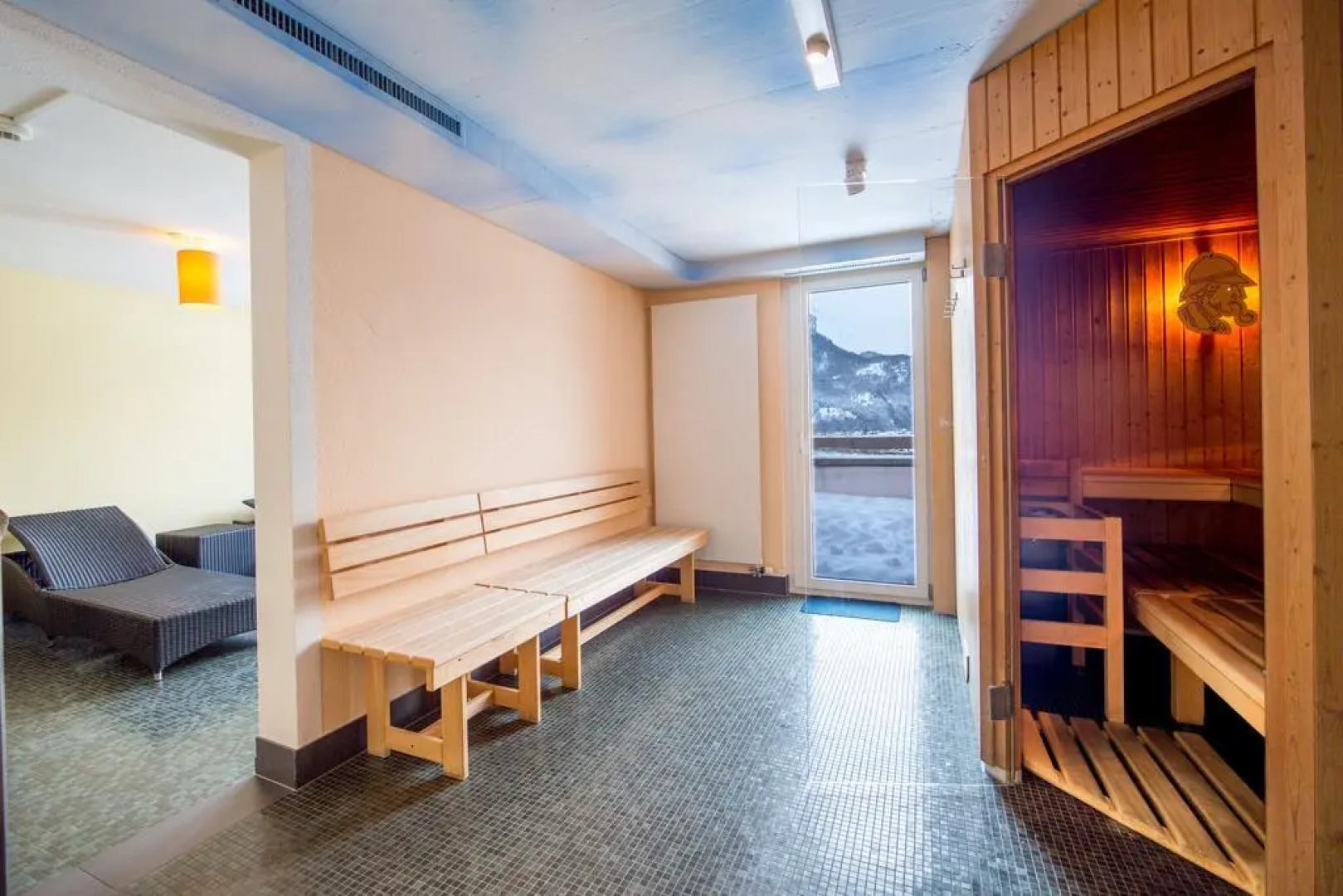 Hotel Sherlock Holmes & Khana Restaurant 200 m Gondola to Hasliberg Ski