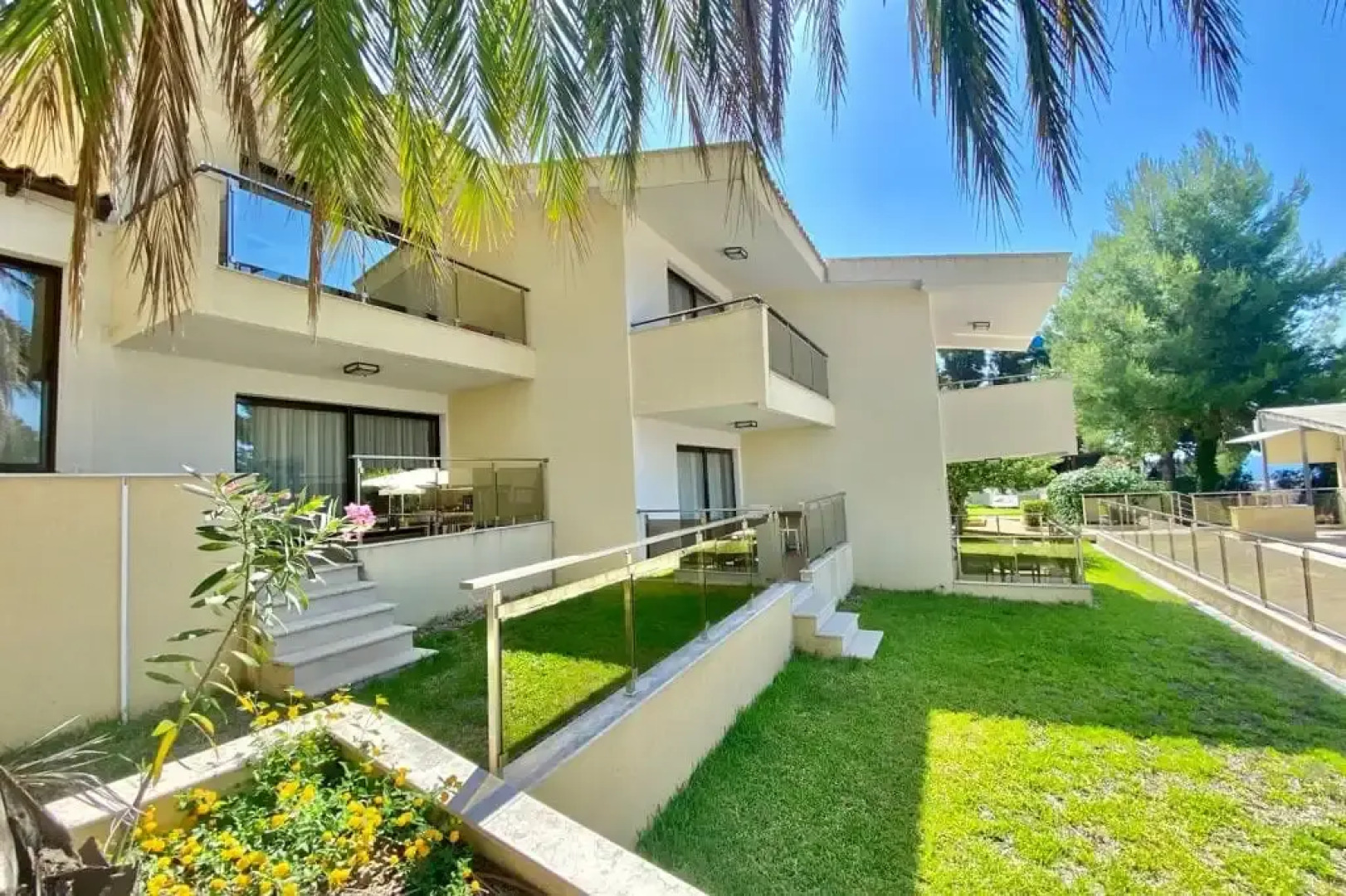 Greek Pride Cronwell Rahoni