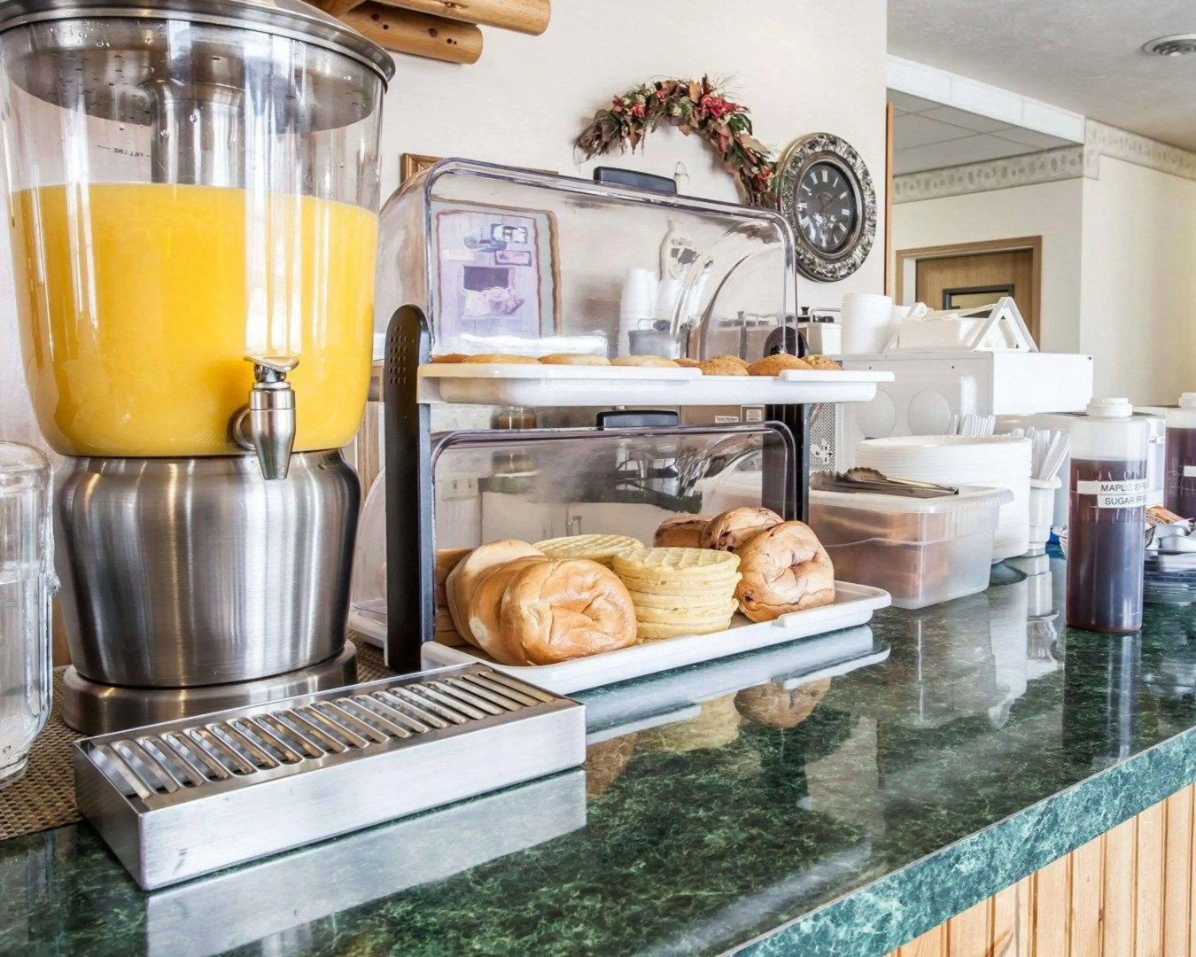 Rodeway Inn & Suites