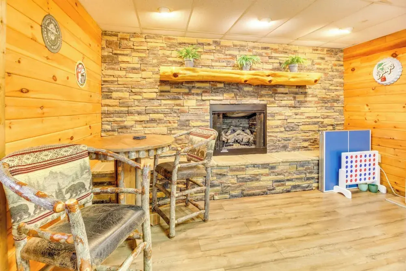 Secluded Cherry Log Cabin w/ Hot Tub + Swings!