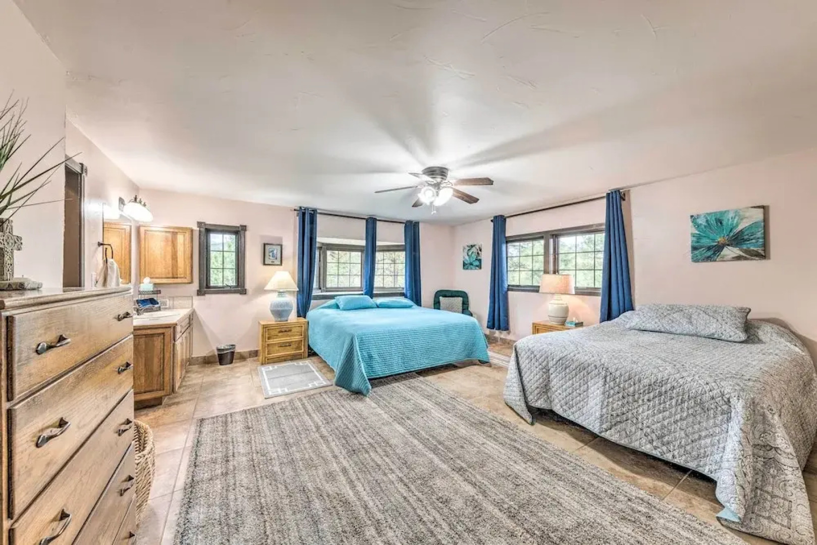 Casa Ruidoso Cabin: Hot Tub, Views & Pool Table!