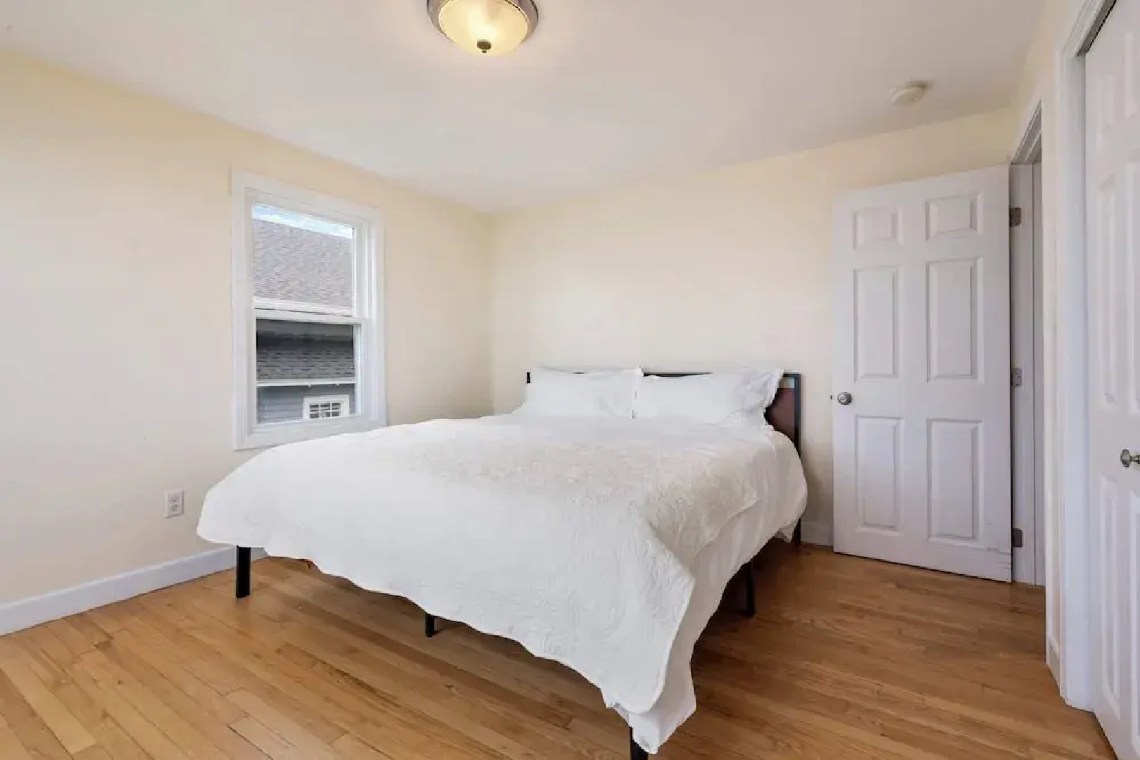 Oceanfront Ping Pong 1 Min Walk to Beach Pets Welcome