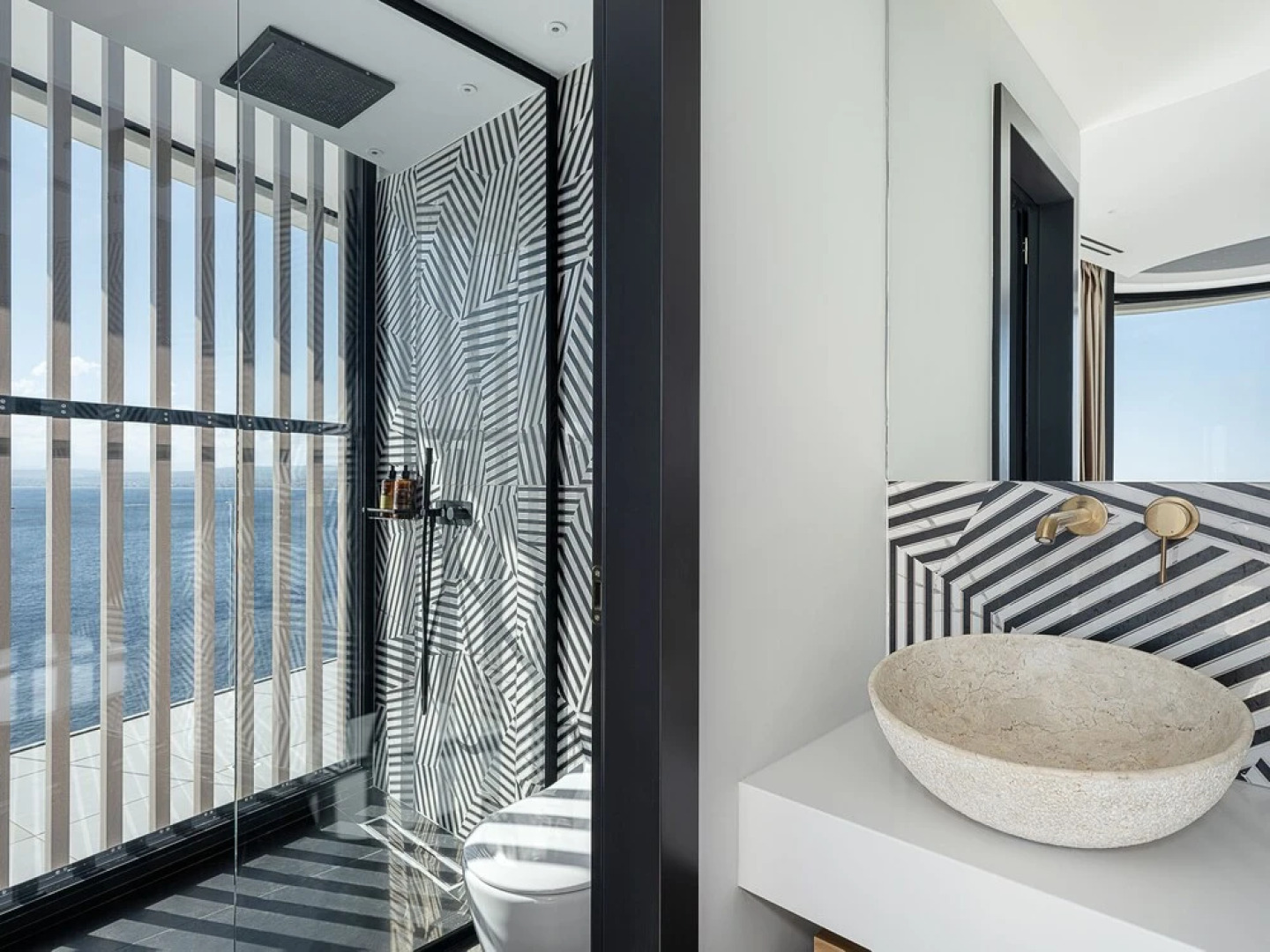 Fabulous 5 Bedroom Villa With sea Access