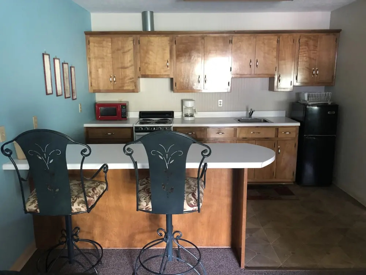 The Tompkinsville Inn