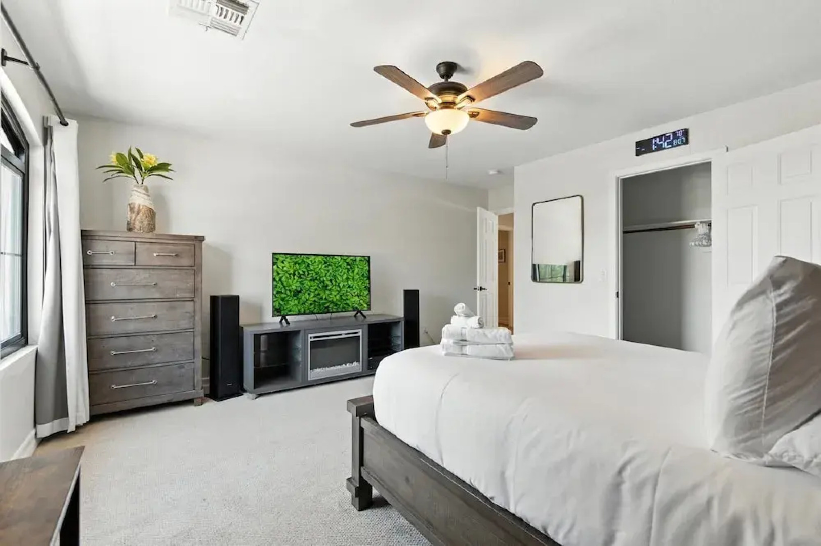 Splash Canyon - Splash Pad & Tons of Games - Gym