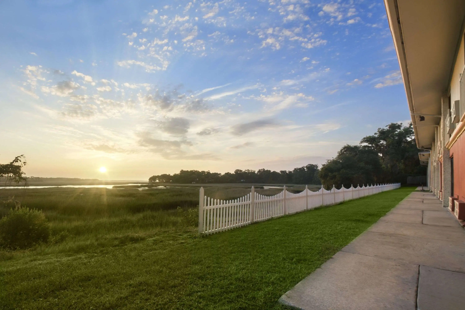 Howard Johnson by Wyndham Beaufort/Parris Island