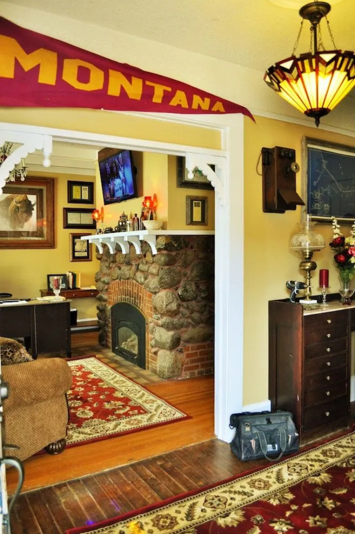 Victorian Inn & Carriage House