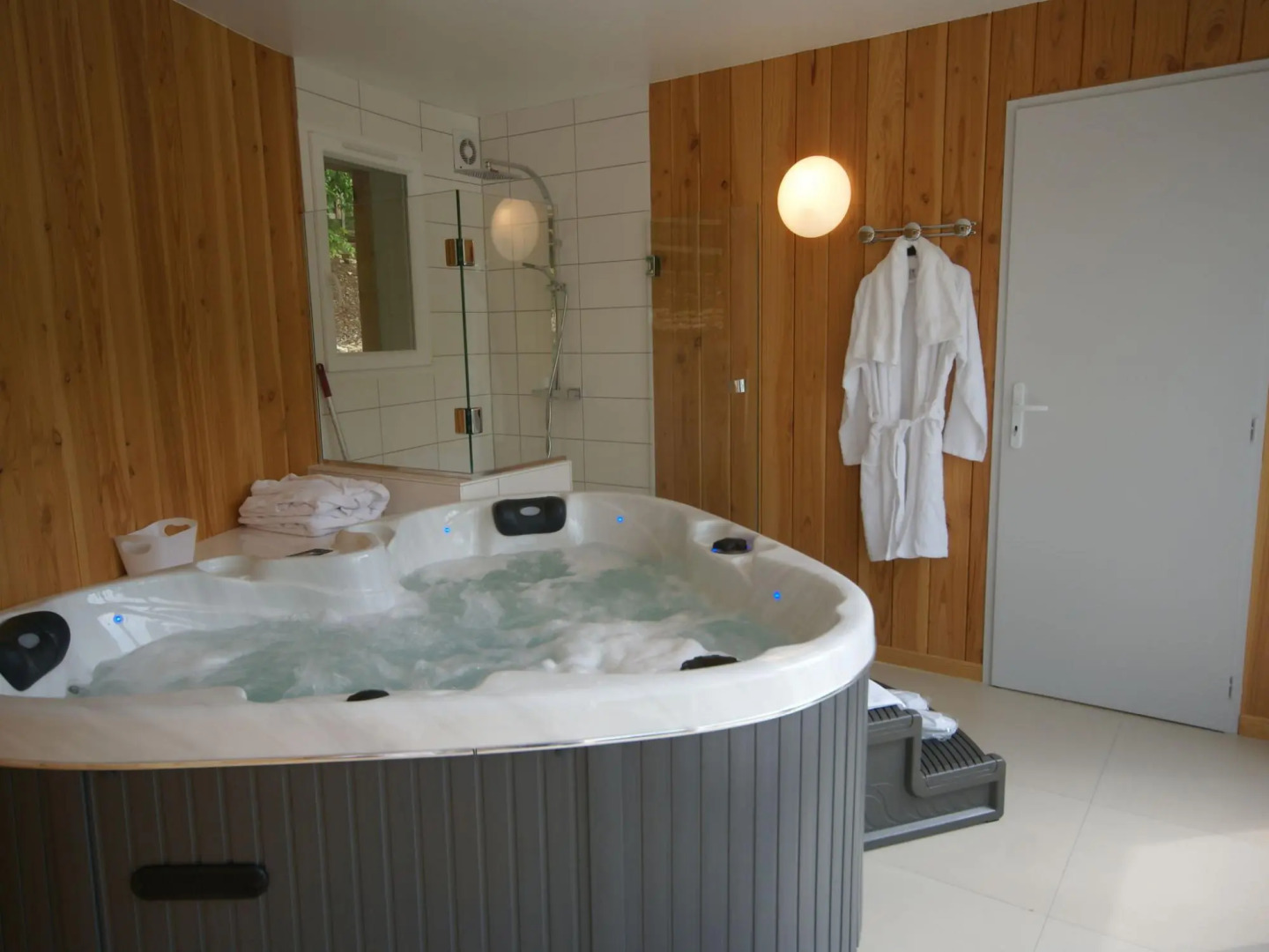 Luxurious Holiday Home in Delain with bubble bath