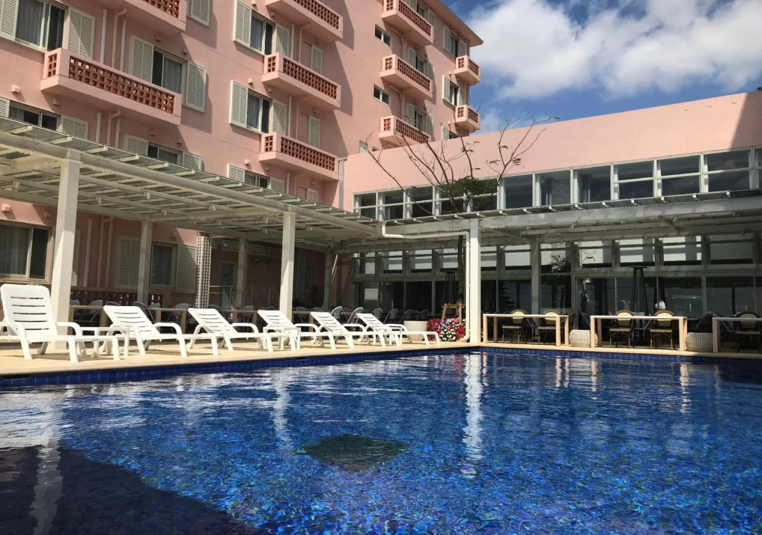 Hot Cross Point SANTA MONICA