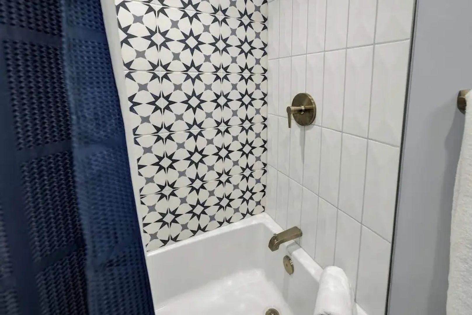 Tolle Haus: W/pool & Firepit-walk to Schlitterbahn, Comal Chutes & Downtown!