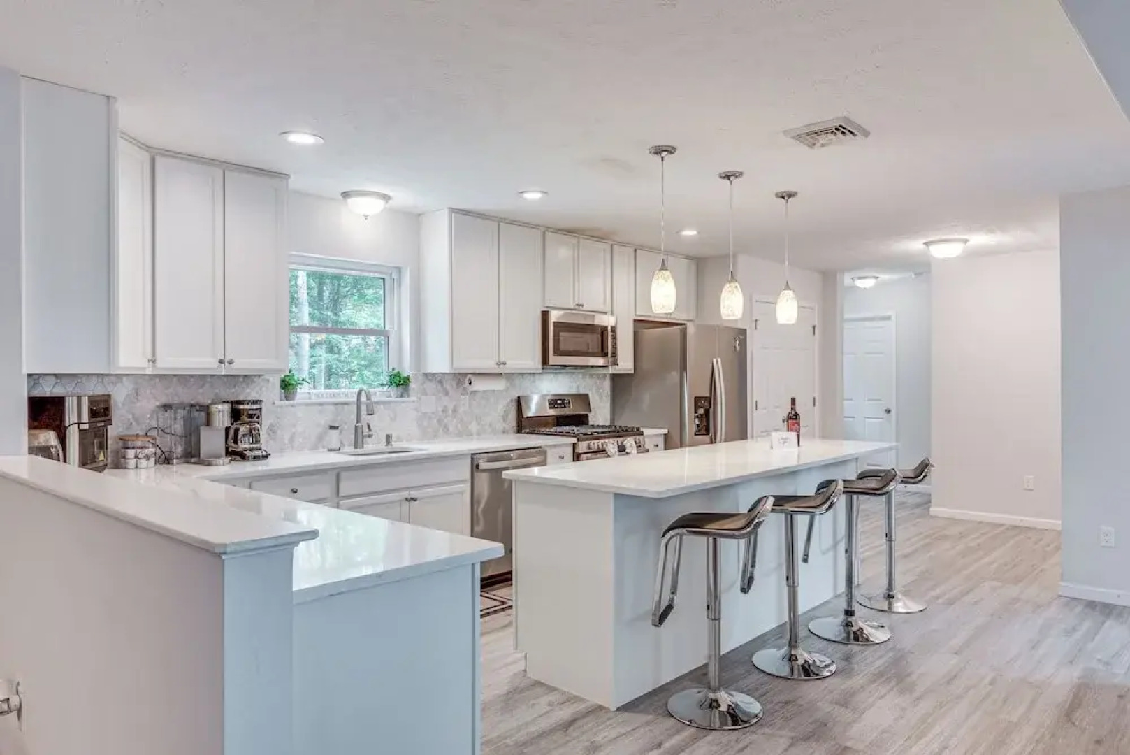 Walk to Beach: Family-friendly Arrowhead Lake Home