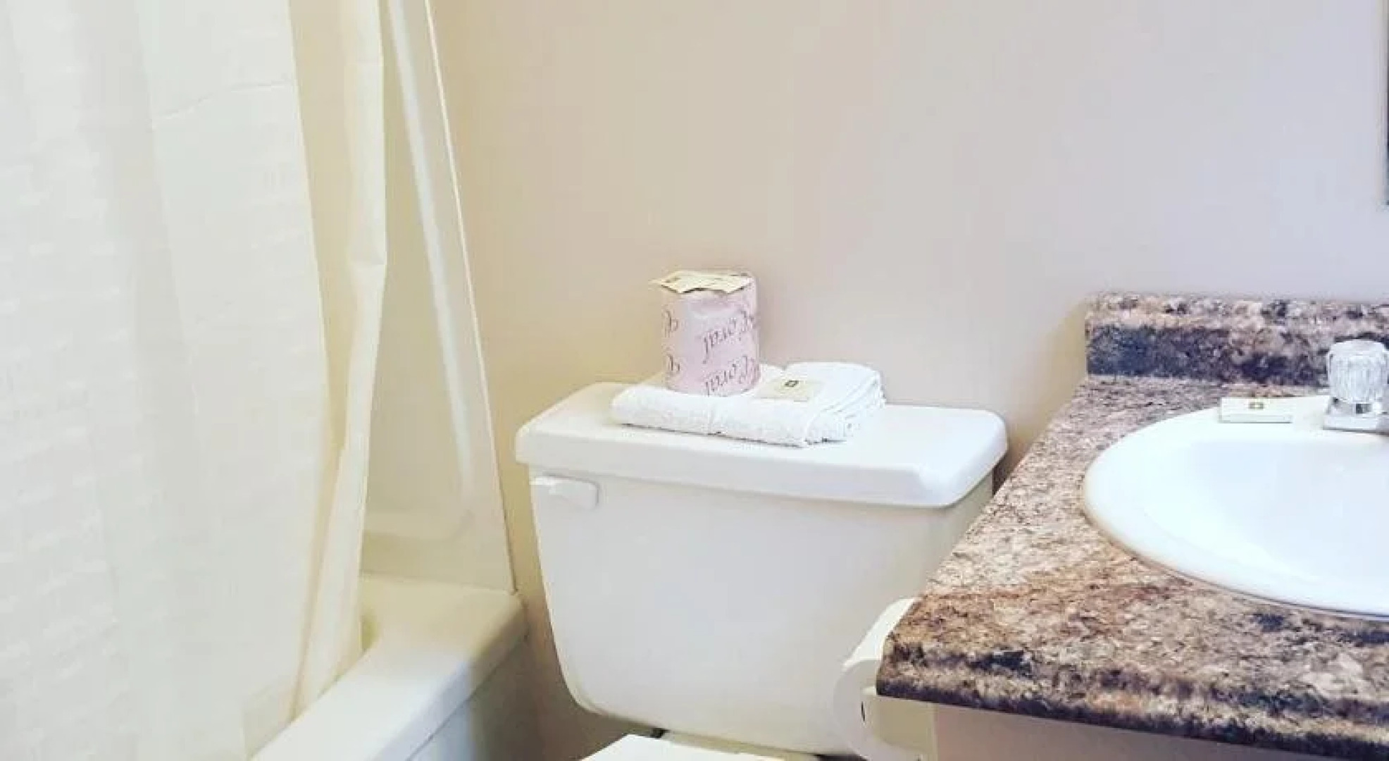 Maple Leaf Inn & Suites