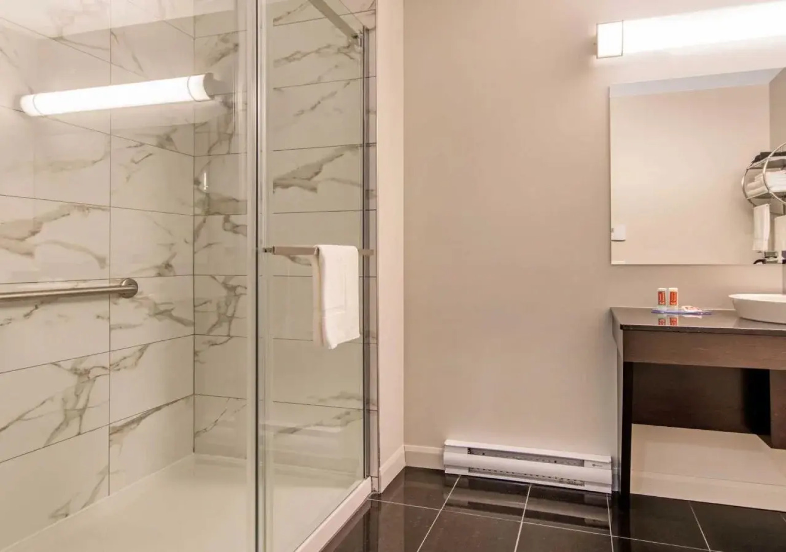 Econo Lodge St. Apollinaire