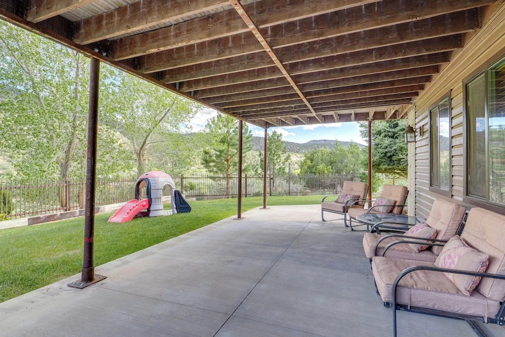 Rustic Sterling Cabin: Walk to Palisade Lake!