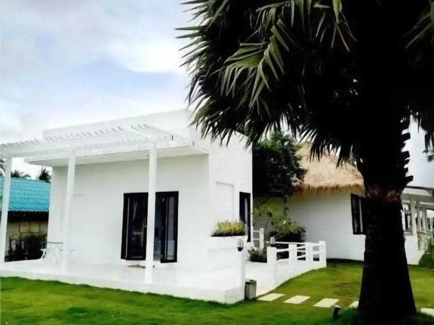 Laemsing Whitehouse Resort