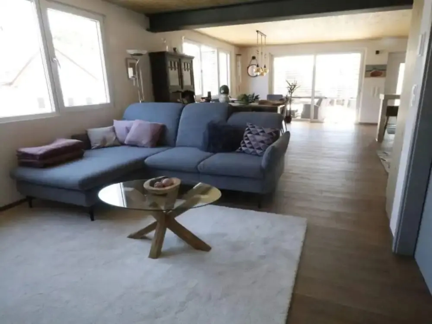 Welcoming Apartment Near Lake
