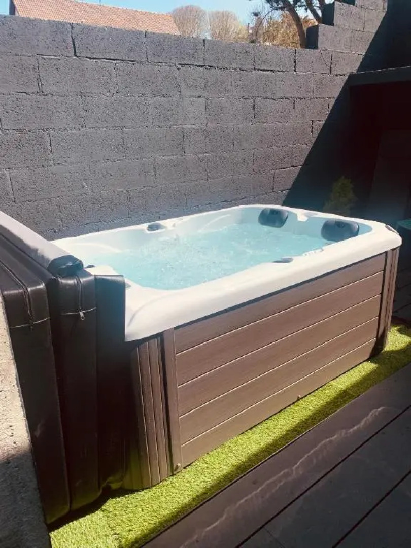 Appartement Bel Air - Terrasse avec jacuzzi - Accès Piscine
