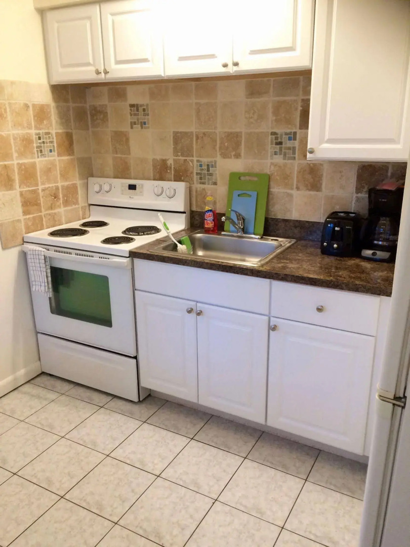 Great Escape Apartments by Lowkl