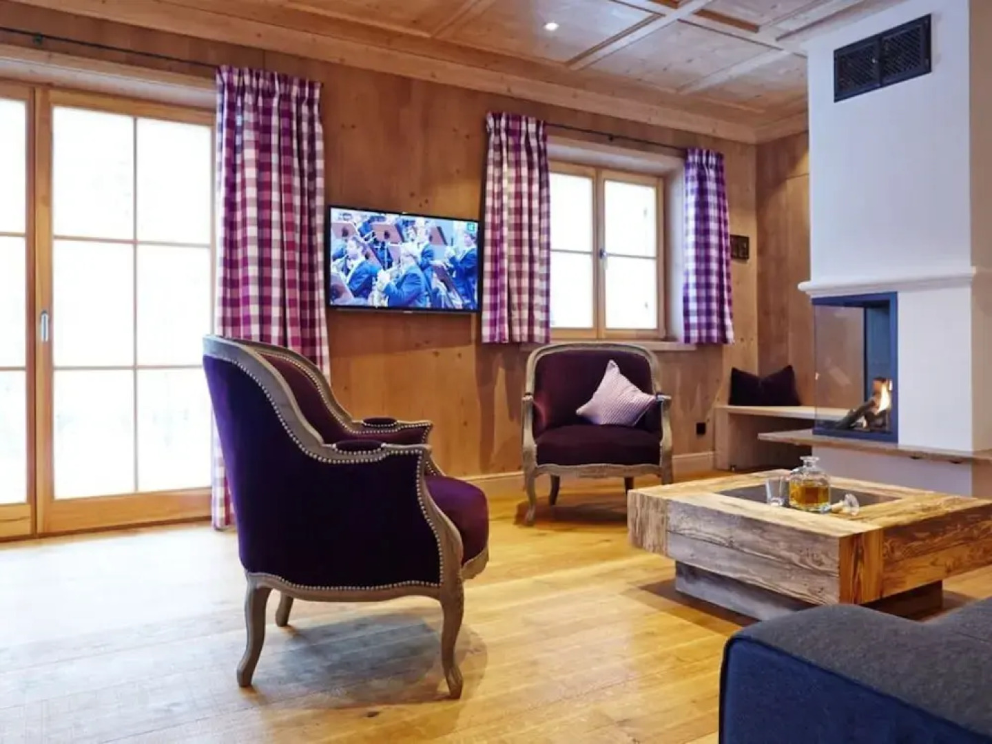 Suite Beech Modern Retreat