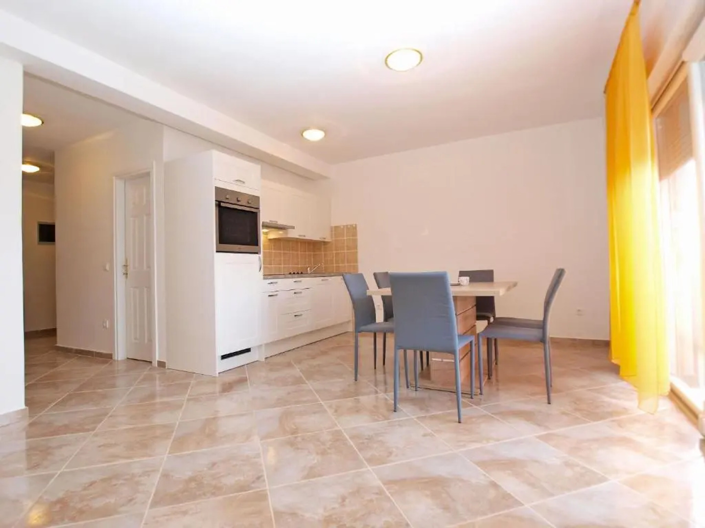 Apartments Antun 1237