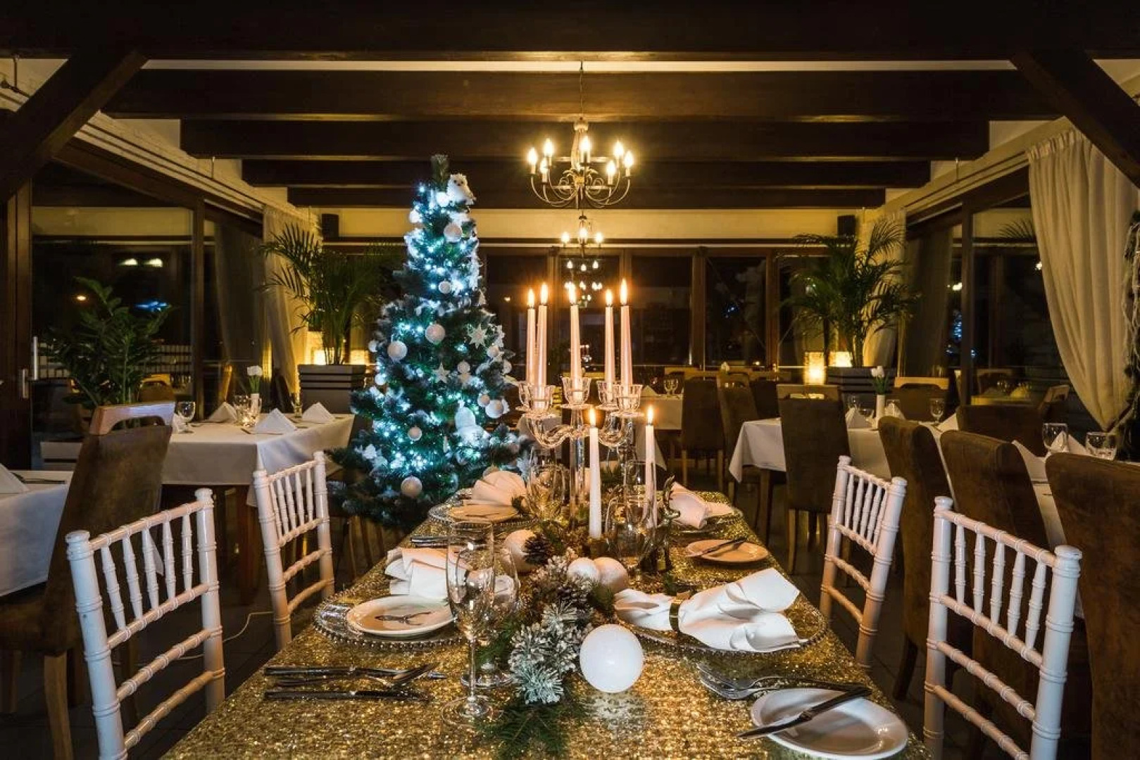 eL Cafe Bar & Restaurant