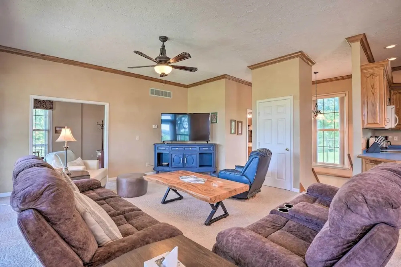 'angler's Ridge' Waterfront Family Getaway!