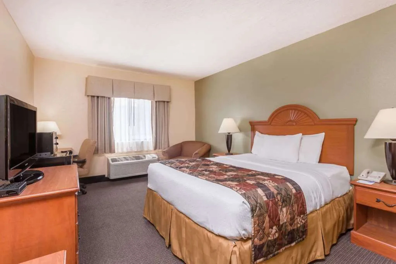 Baymont Inn & Suites LaGrange