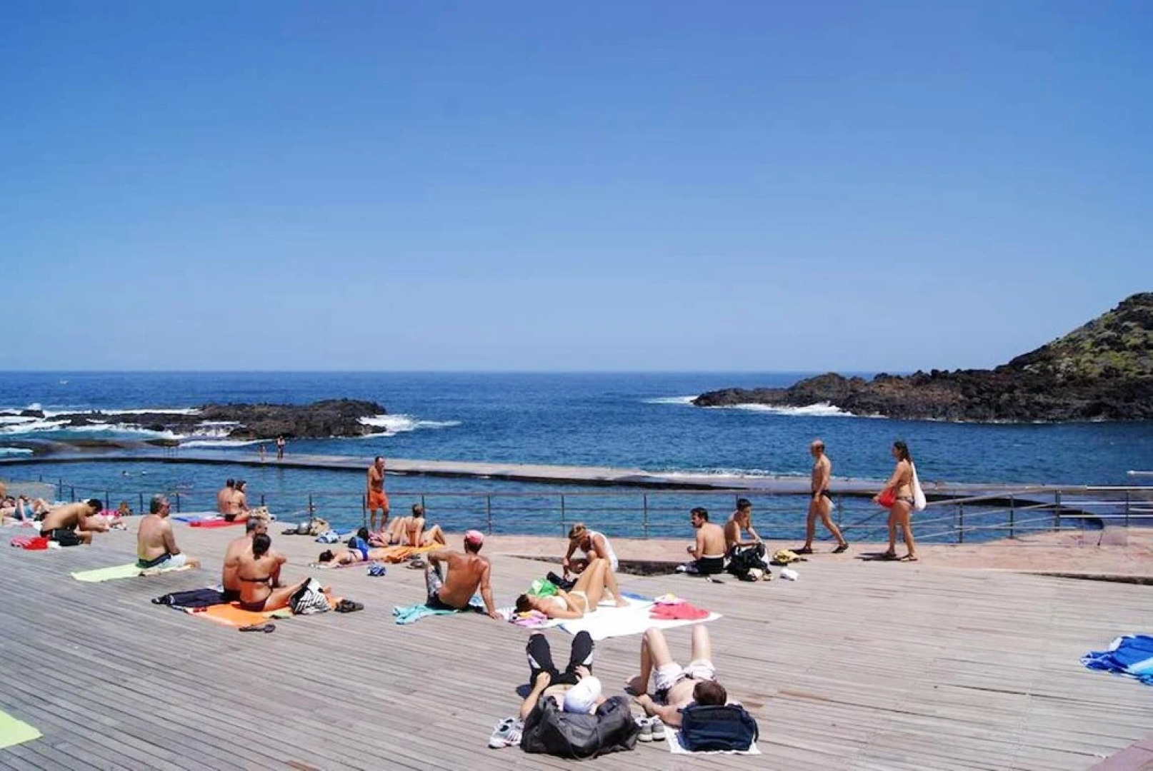 Apartment with One Bedroom in Tacoronte, with Wonderful Sea View, Shared Pool, Furnished Terrace - 4 Km From the Beach