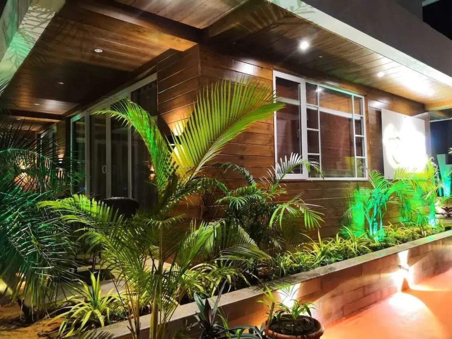 Shivers Oasis Luxury rooms