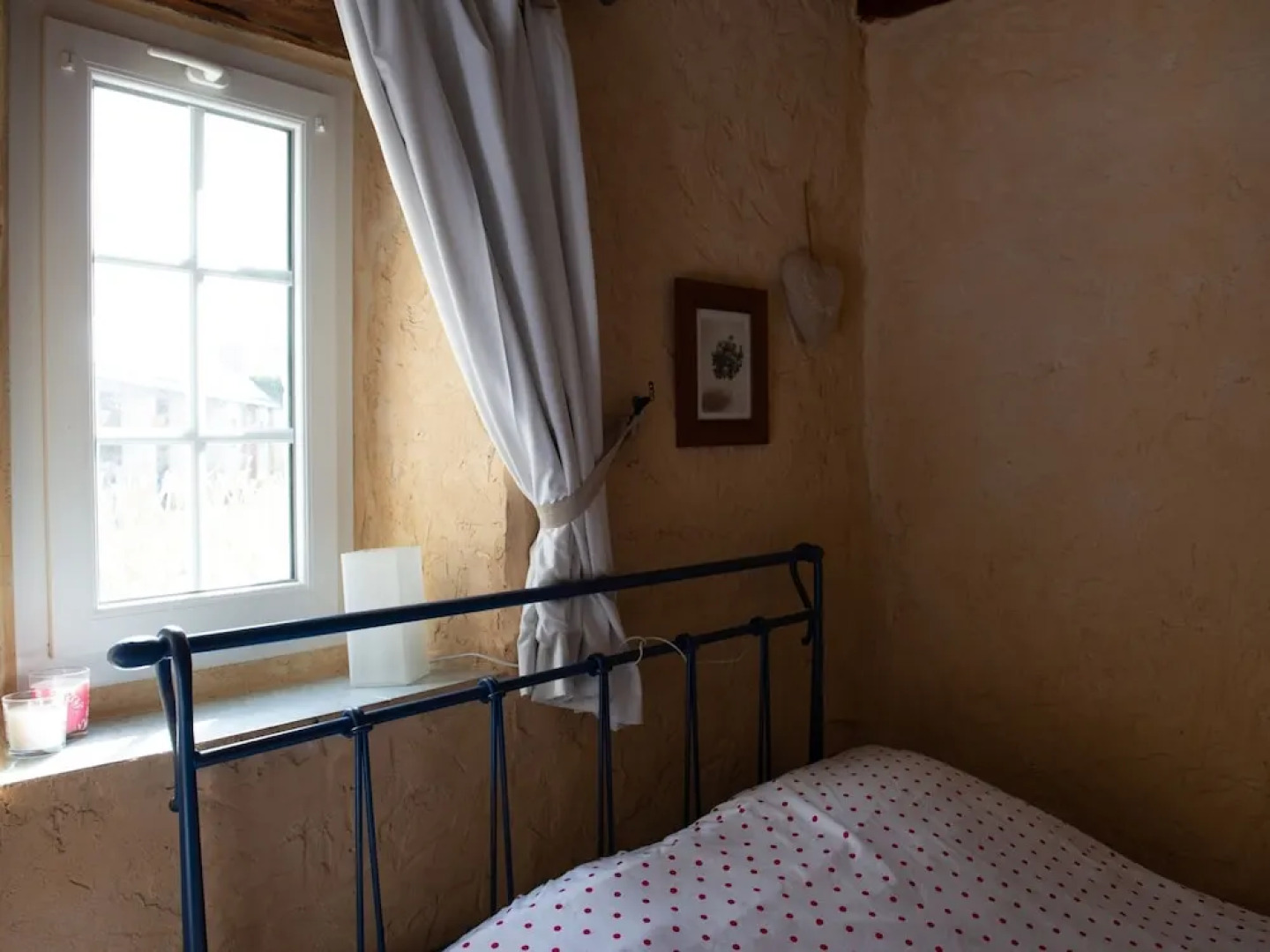 Cosy Holiday Home in Mandeville en Bassin With Garden