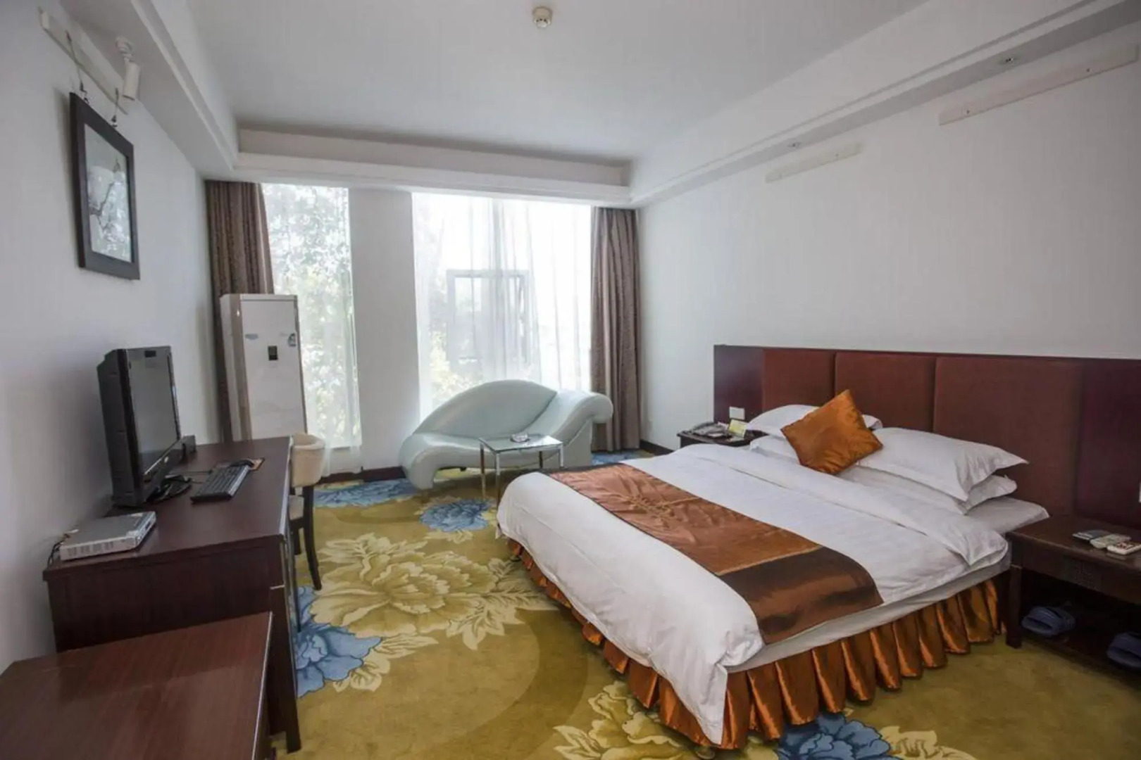 Number One Metropolitan Garden Hotel