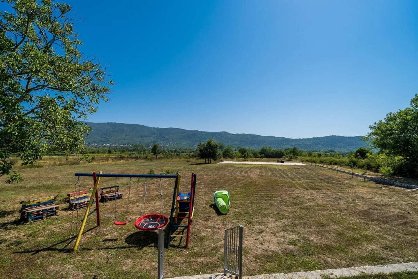 Awesome Home in Gruda with Outdoor Swimming Pool, Hot Tub & 4 Bedrooms