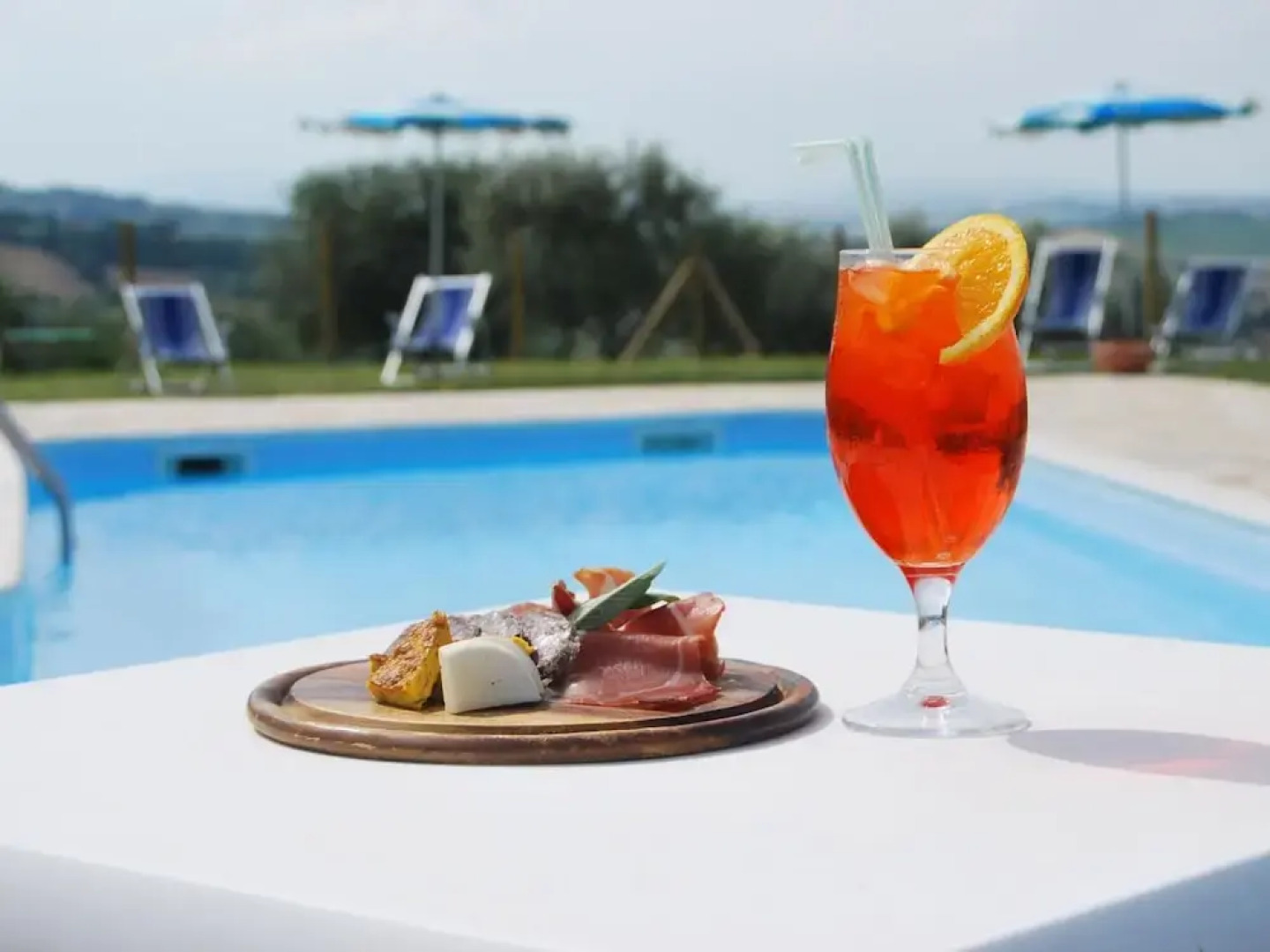 Apartment With Shared Pool