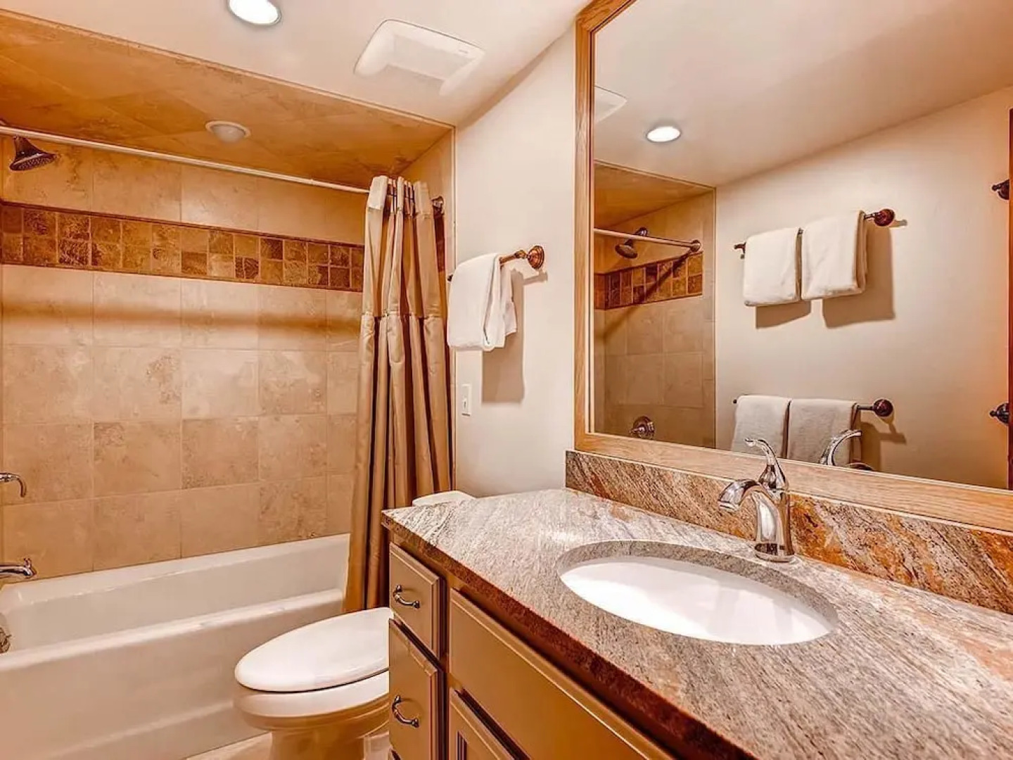 Aspenwood L17 - 2 Bedrooms Condo