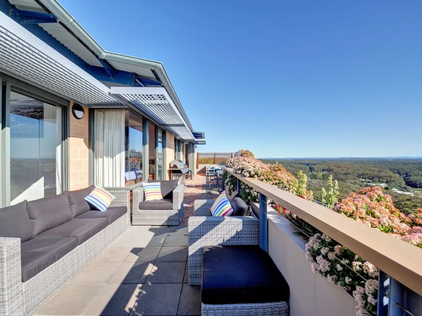 The Deckhouse, 22/26 One Mile Close