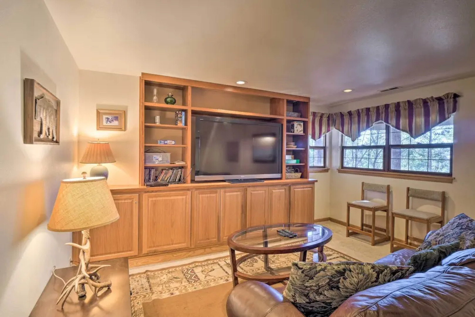 Expansive Mountain Retreat w/ Views of Pikes Peak!