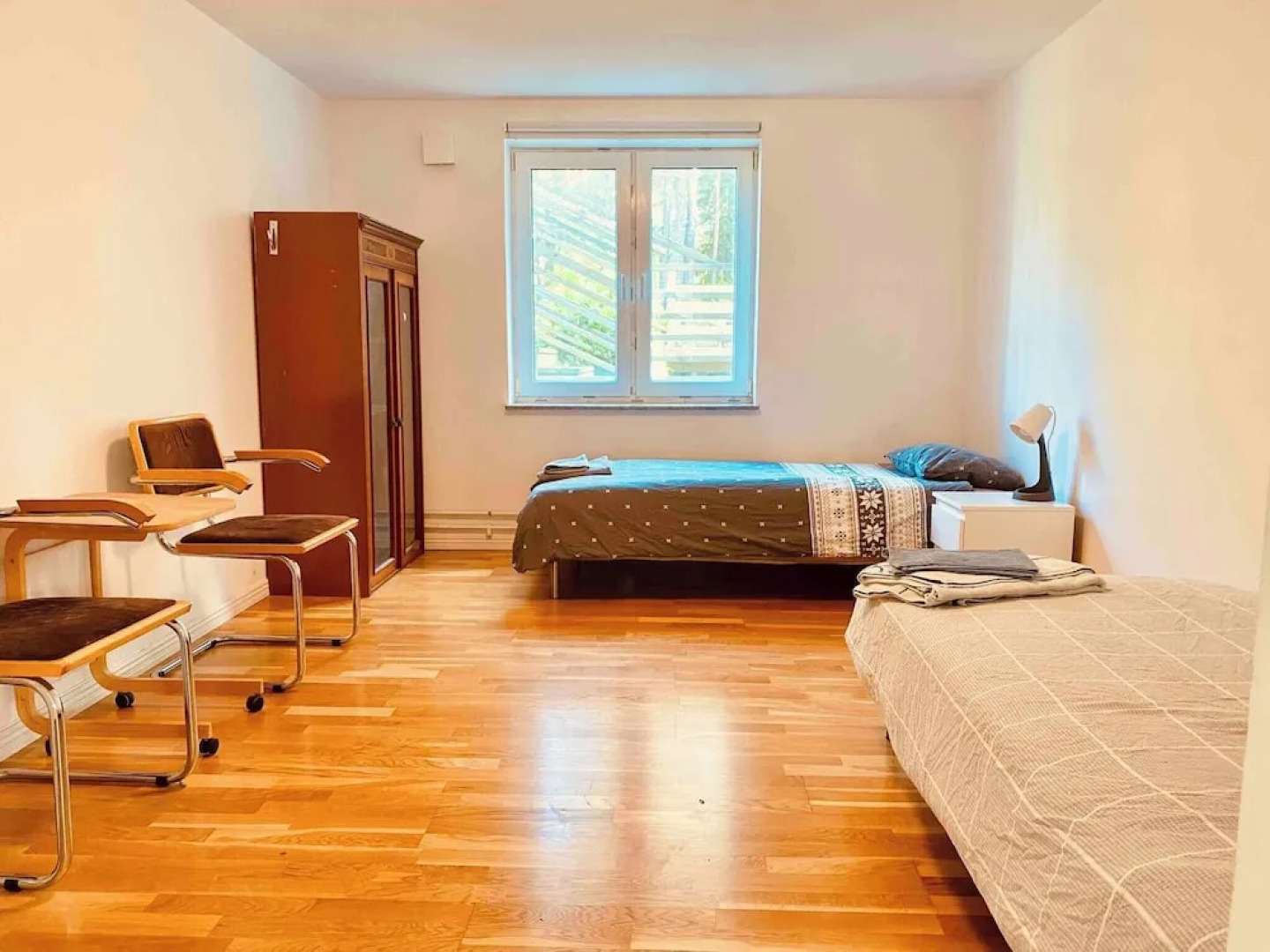 Bjurvik's Villa - Flat 1 - Business Customers Only