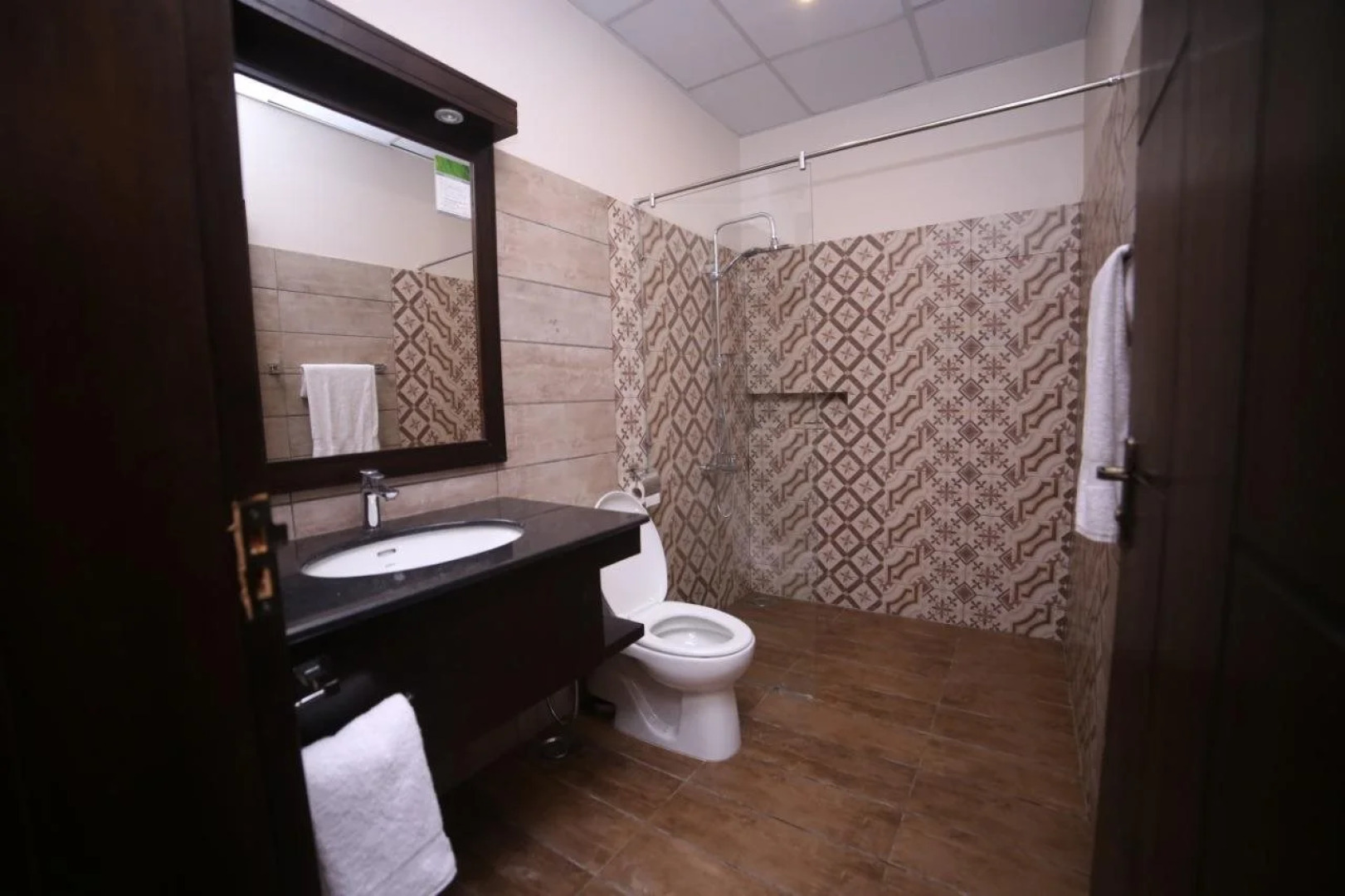 Zifan Hotel & Suites