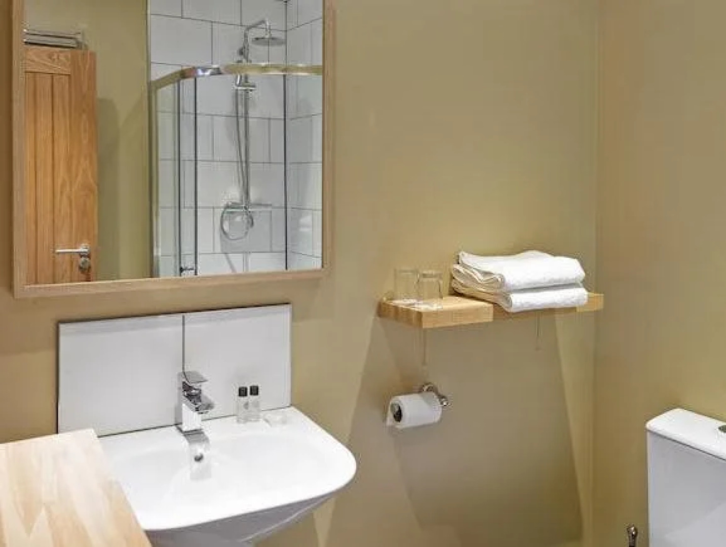 1885 The Restaurant, Pub and Guest Rooms