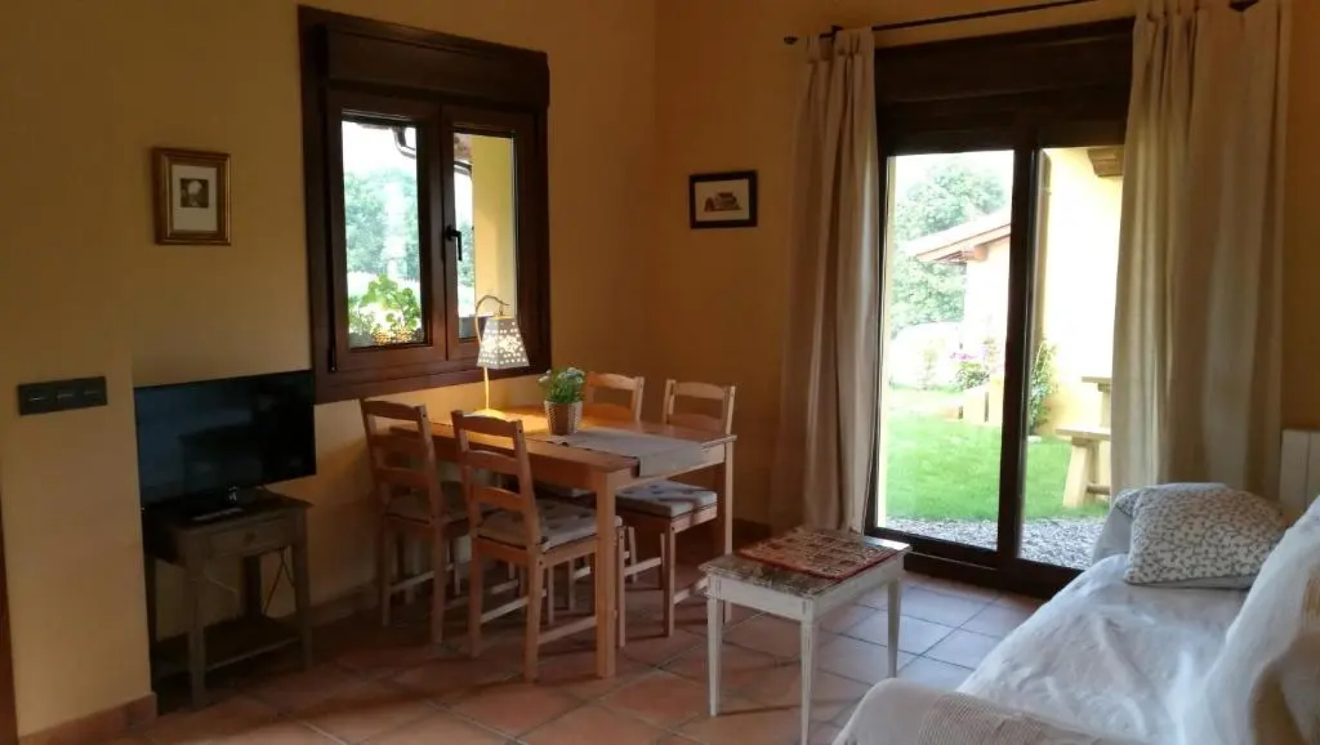 Casas Rurales Entrecastaños