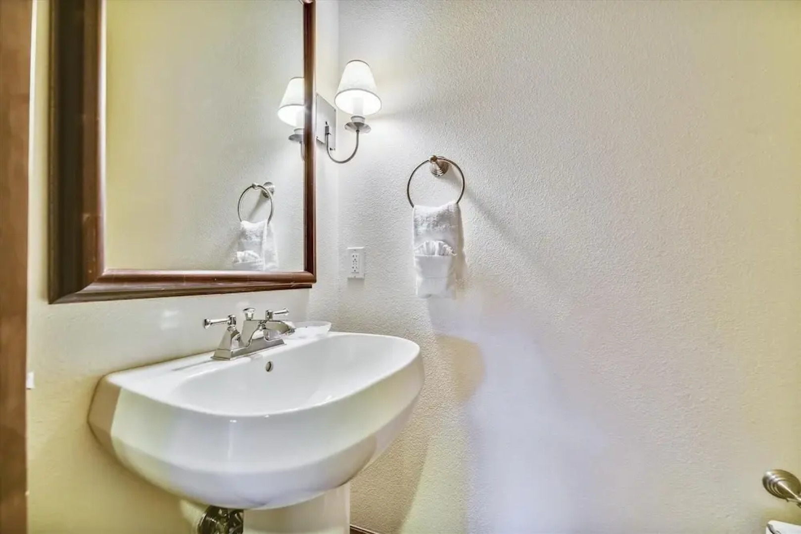 Marina Park  14c 3 Bedroom Townhouse by RedAwning