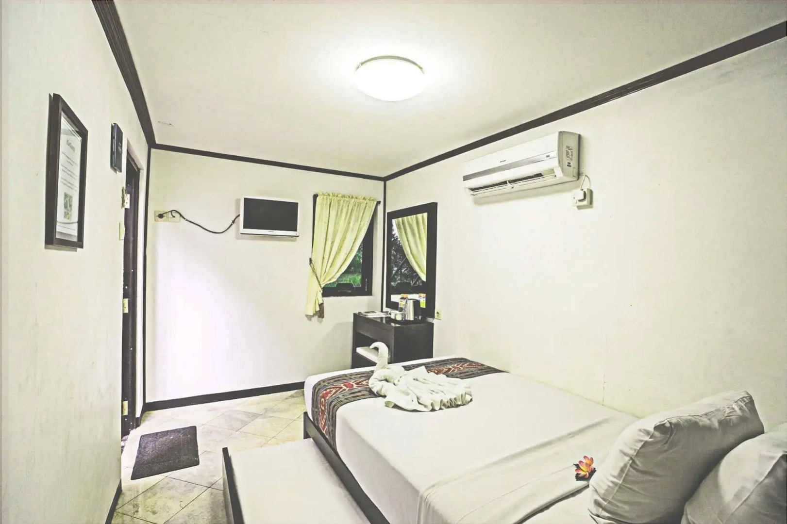 Royal Caravan Hotel Trawas