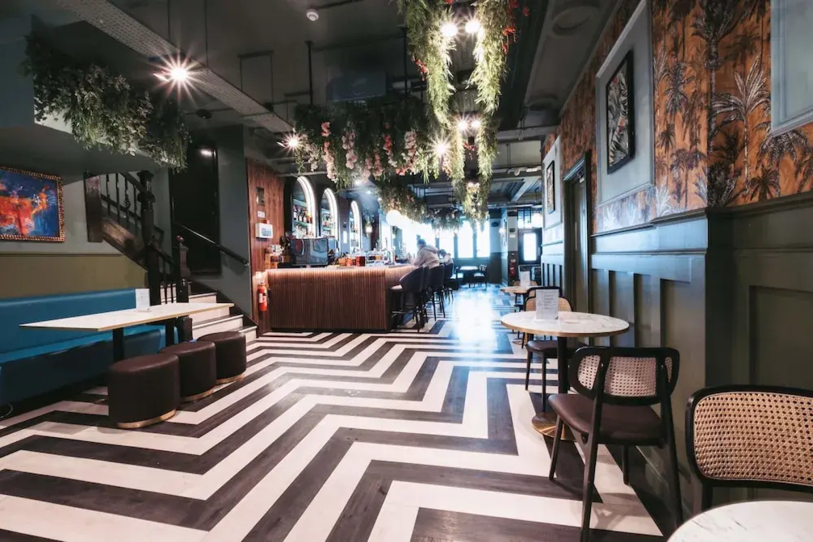 The Royal Bar & Shaker