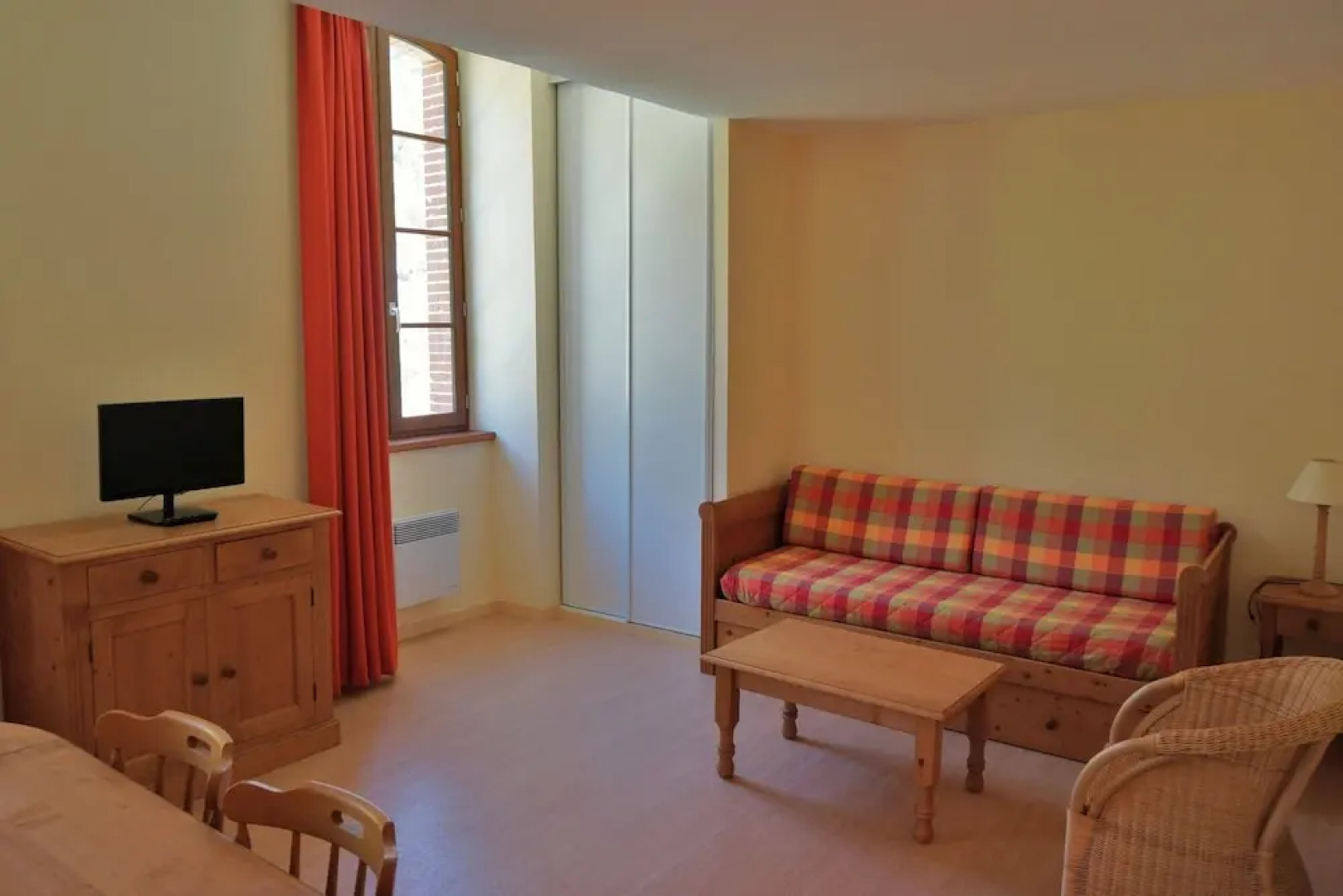 Logement n209 6pers face aux Thermes