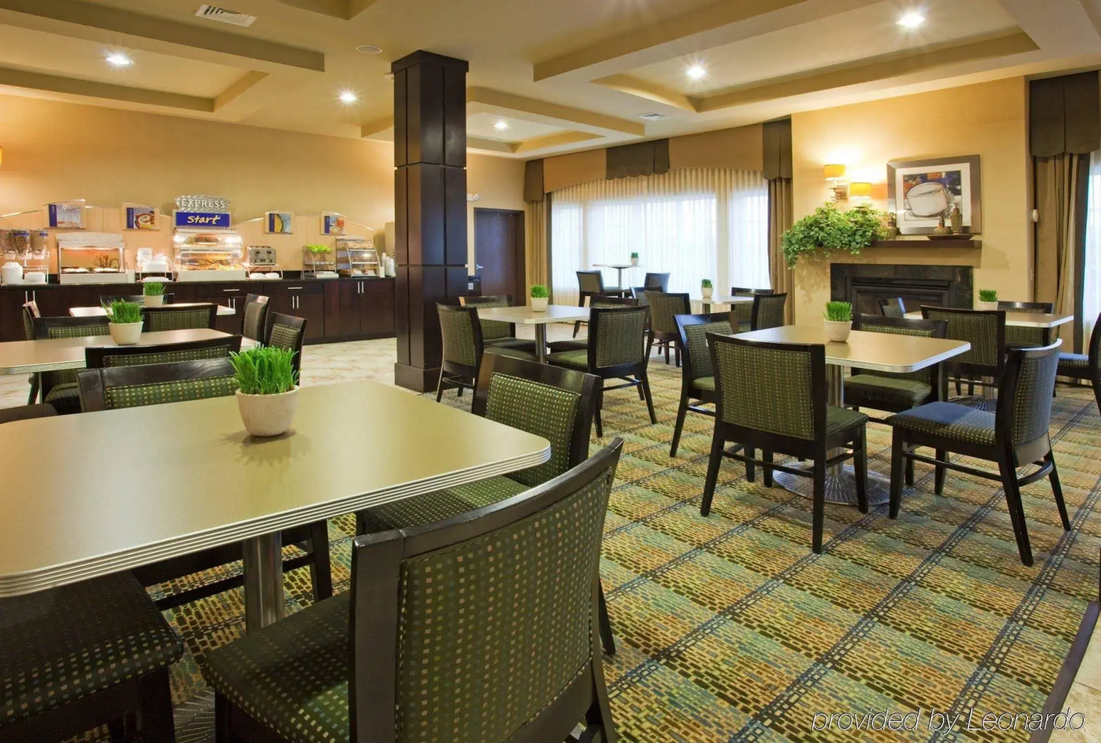 Holiday Inn Express & Suites Eau Claire North by IHG