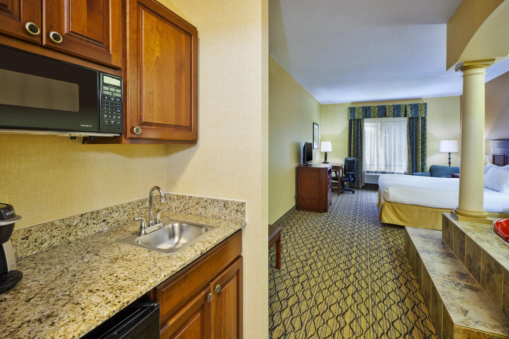 Holiday Inn Express Hotel & Suites Belleville by IHG