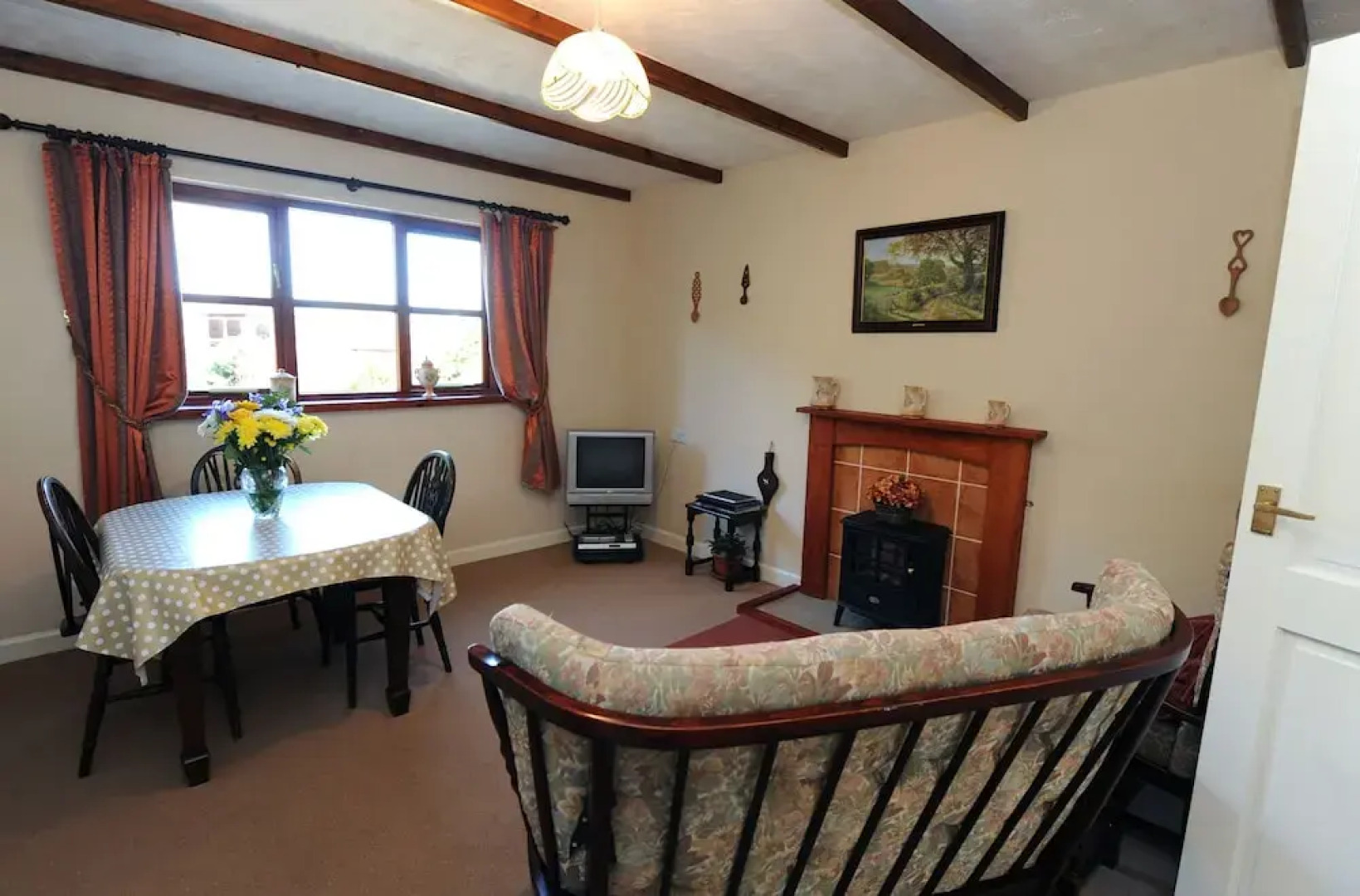 Cosy 1-bed Cottage w/ Hot Tub