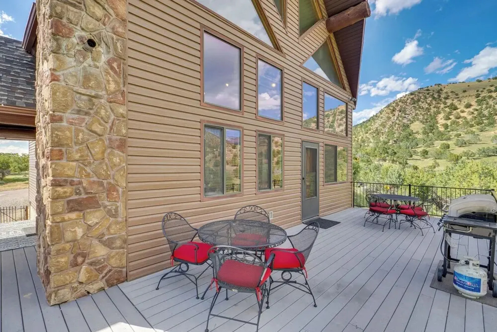 Rustic Sterling Cabin: Walk to Palisade Lake!