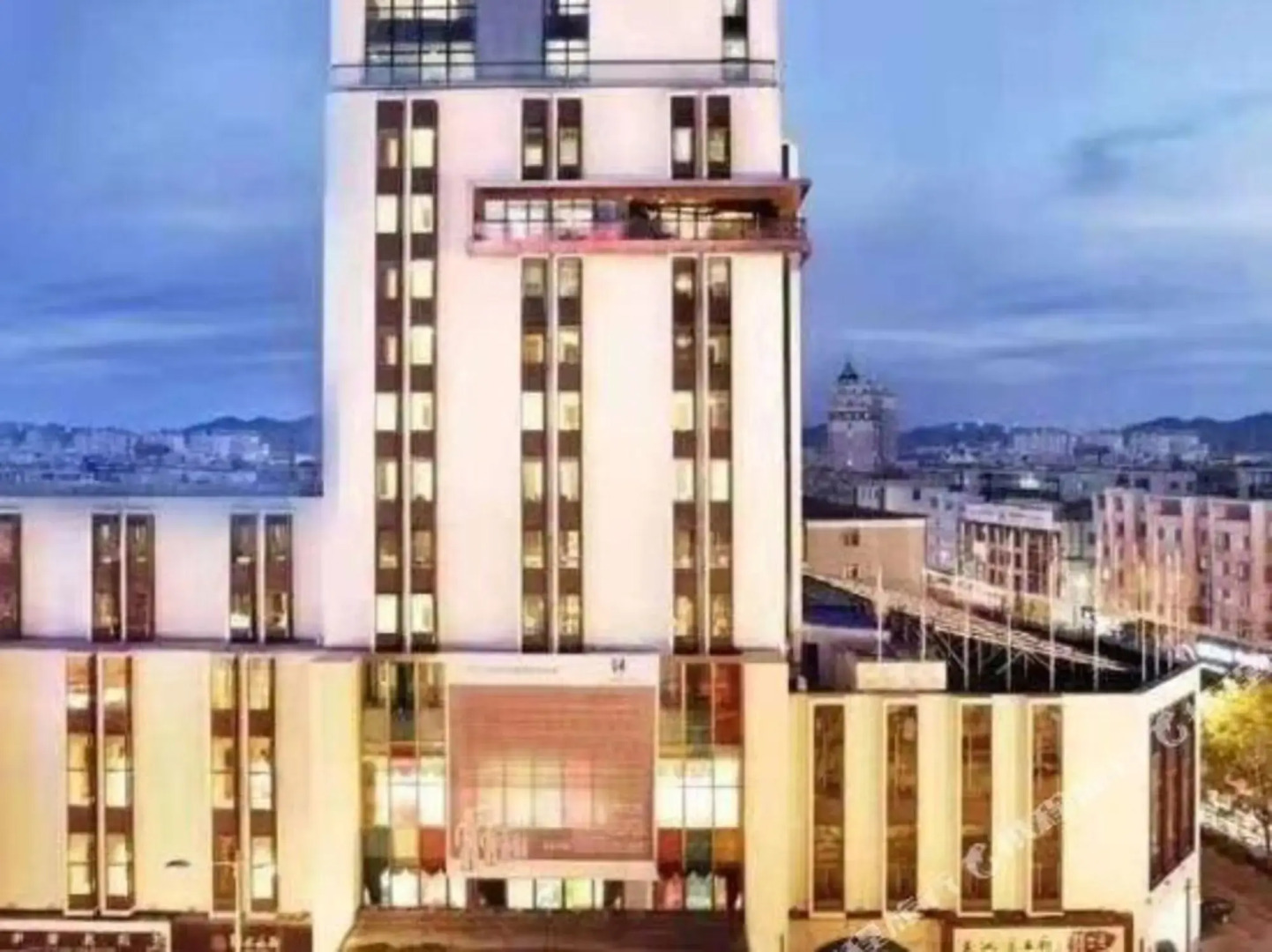 Sunshine Holiday Hotel